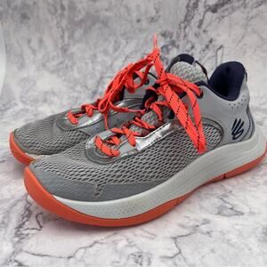 Under Armour Curry Basketball Shoes. Size 6.5Y. In good used condition!